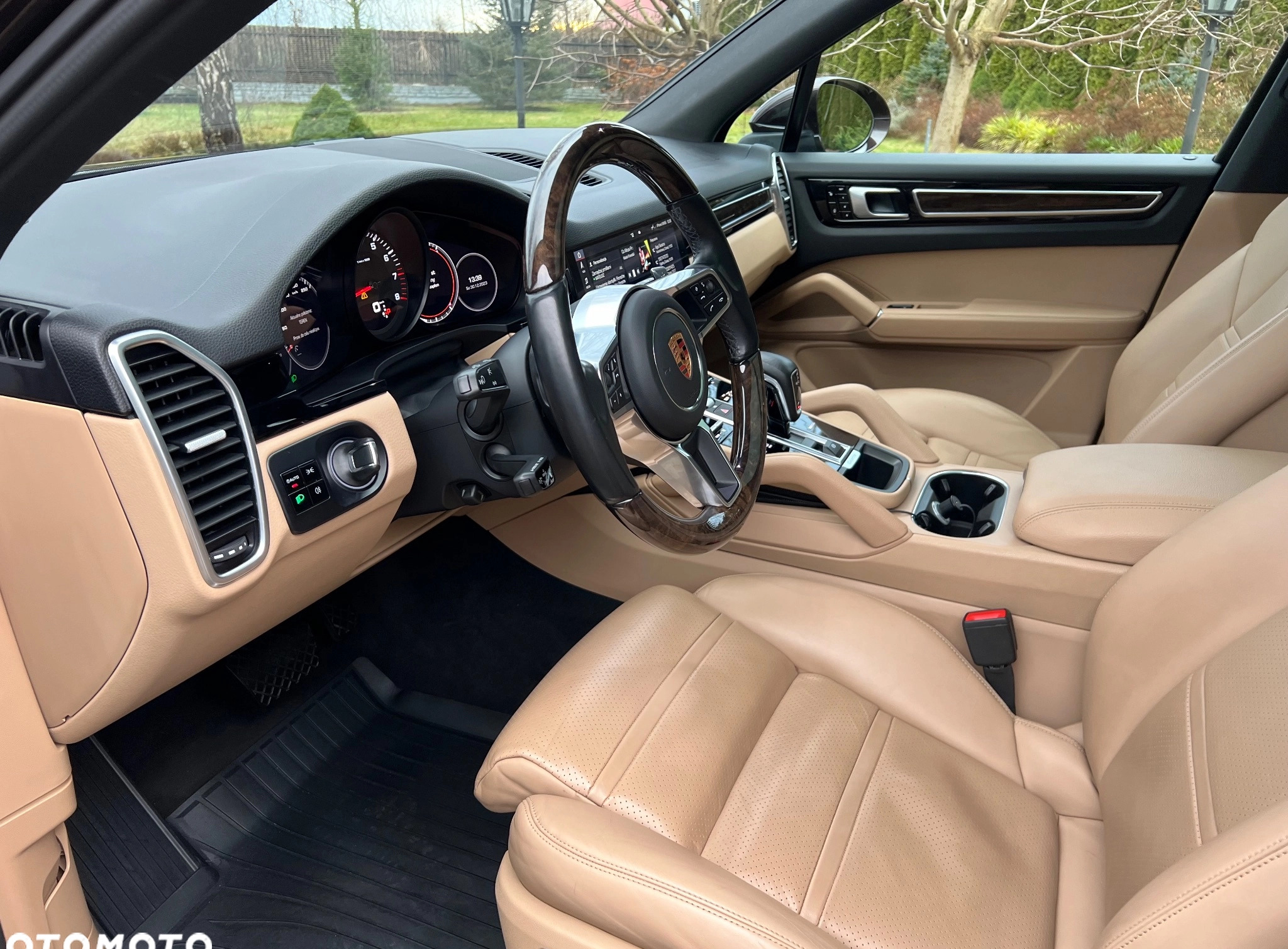 Porsche Cayenne cena 270600 przebieg: 126000, rok produkcji 2018 z Lublin małe 631